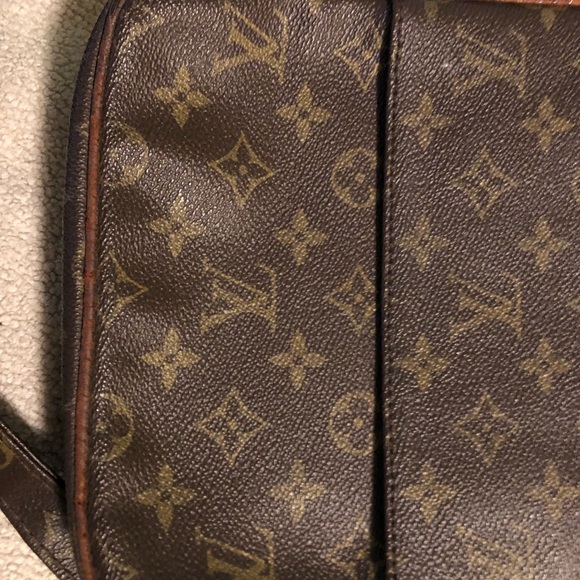 Louis Vuitton Marceau Messenger Crossbody Bag - Picture 15 of 15